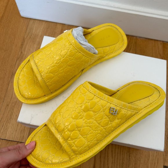 NWT By Far Ari Slip-on Slides Duckling Circular Croco Embossed Leather in Yellow - Picture 10 of 14